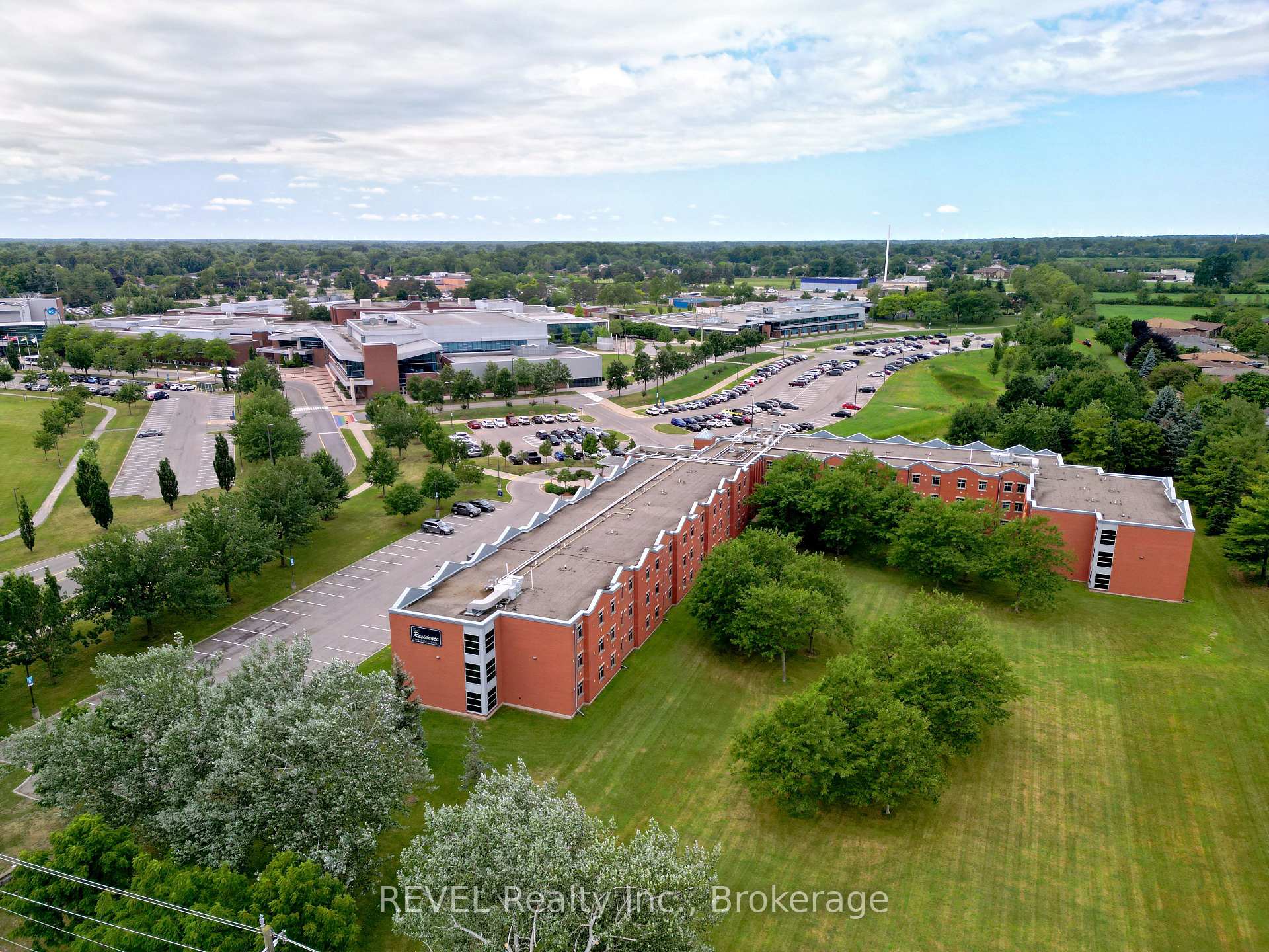 Photo 25 of 552 First Avenue, Welland, N. Welland — HOMEH