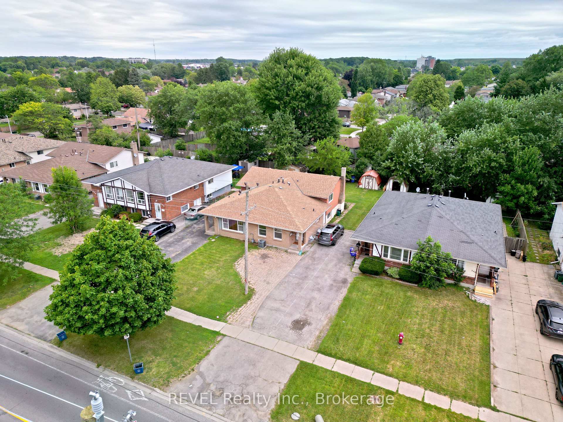 Photo 26 of 552 First Avenue, Welland, N. Welland — HOMEH