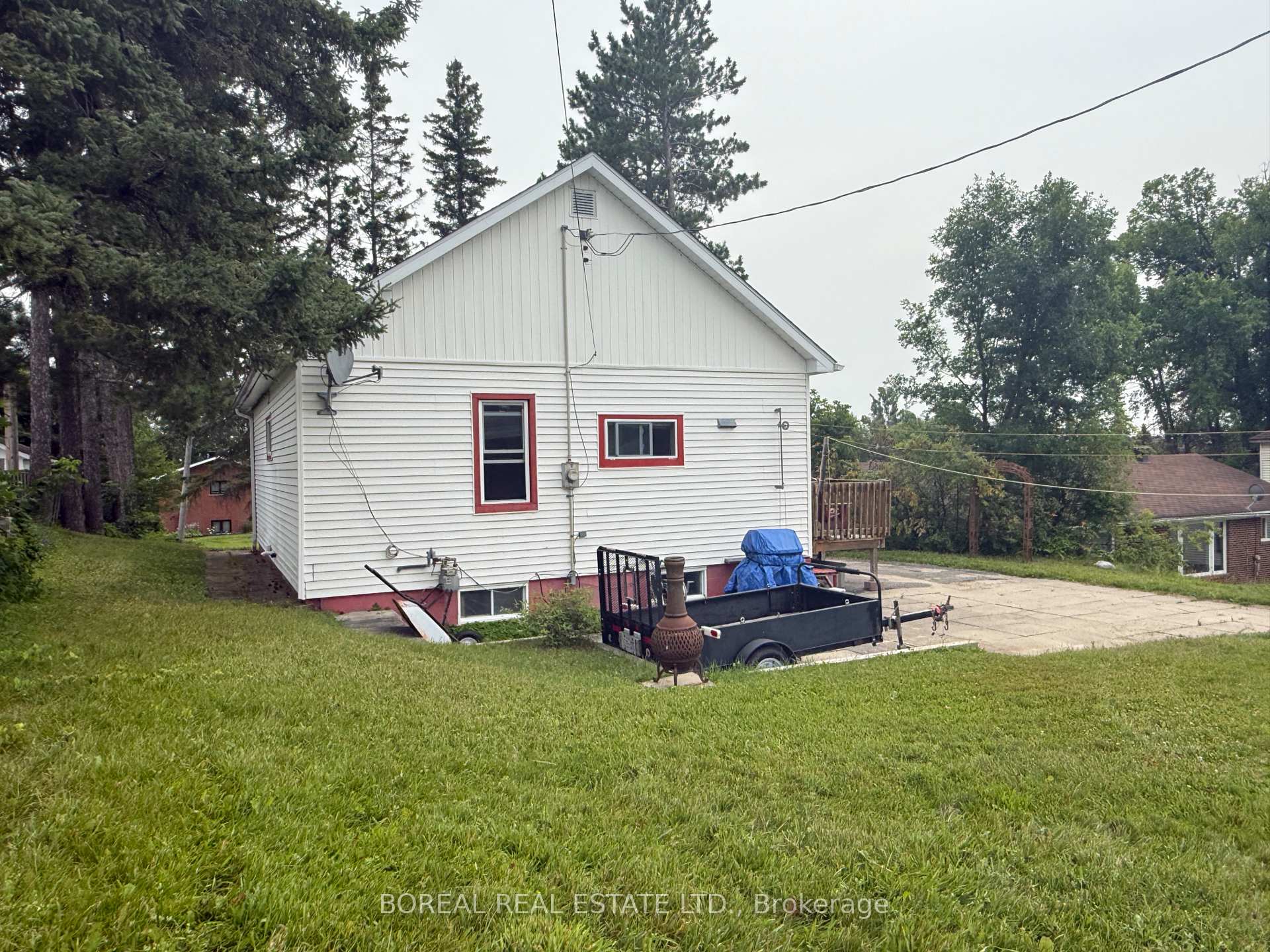 Photo 7 of 357 Fifth Avenue, Cochrane — HOMEH