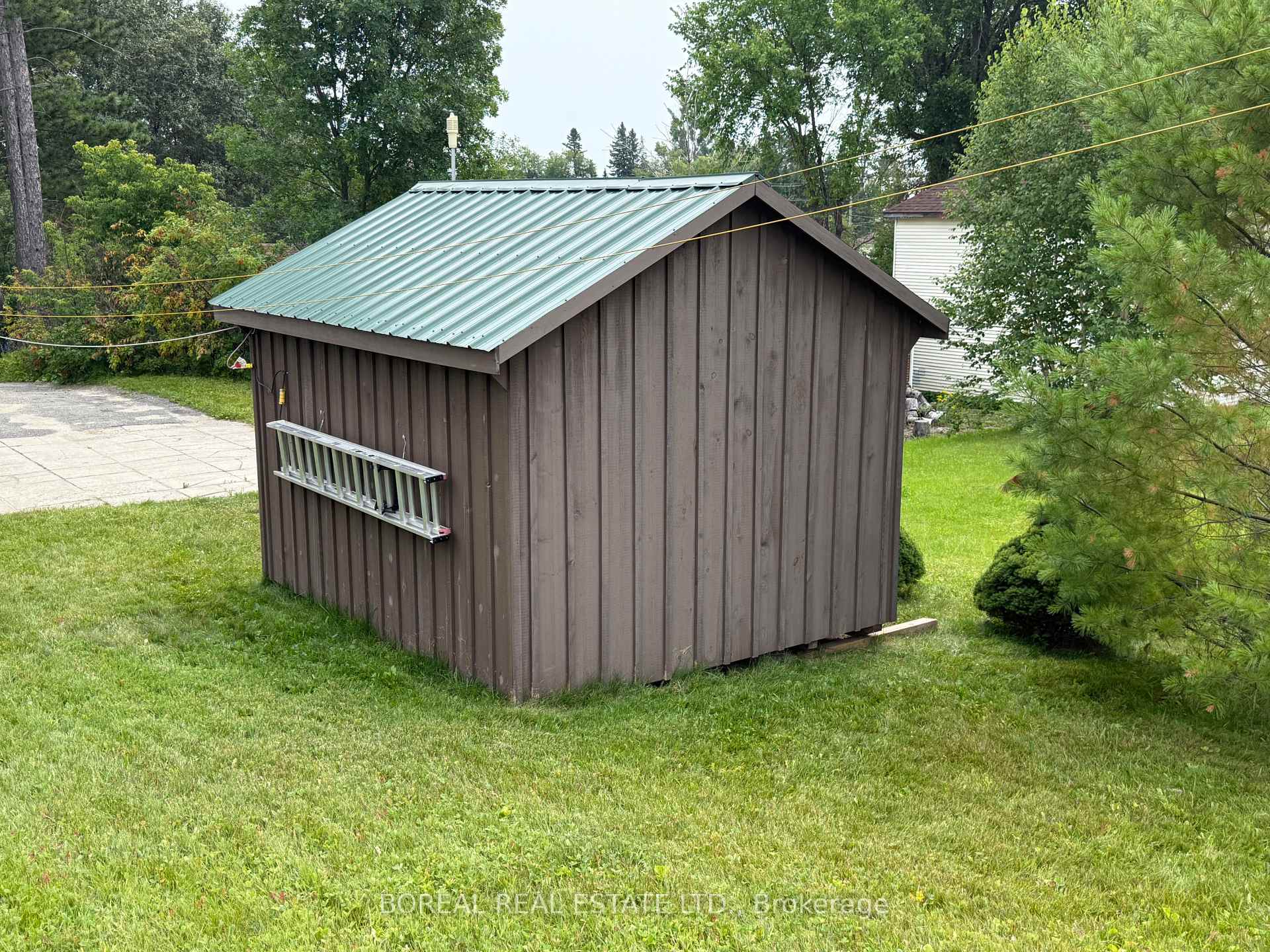Photo 10 of 357 Fifth Avenue, Cochrane — HOMEH