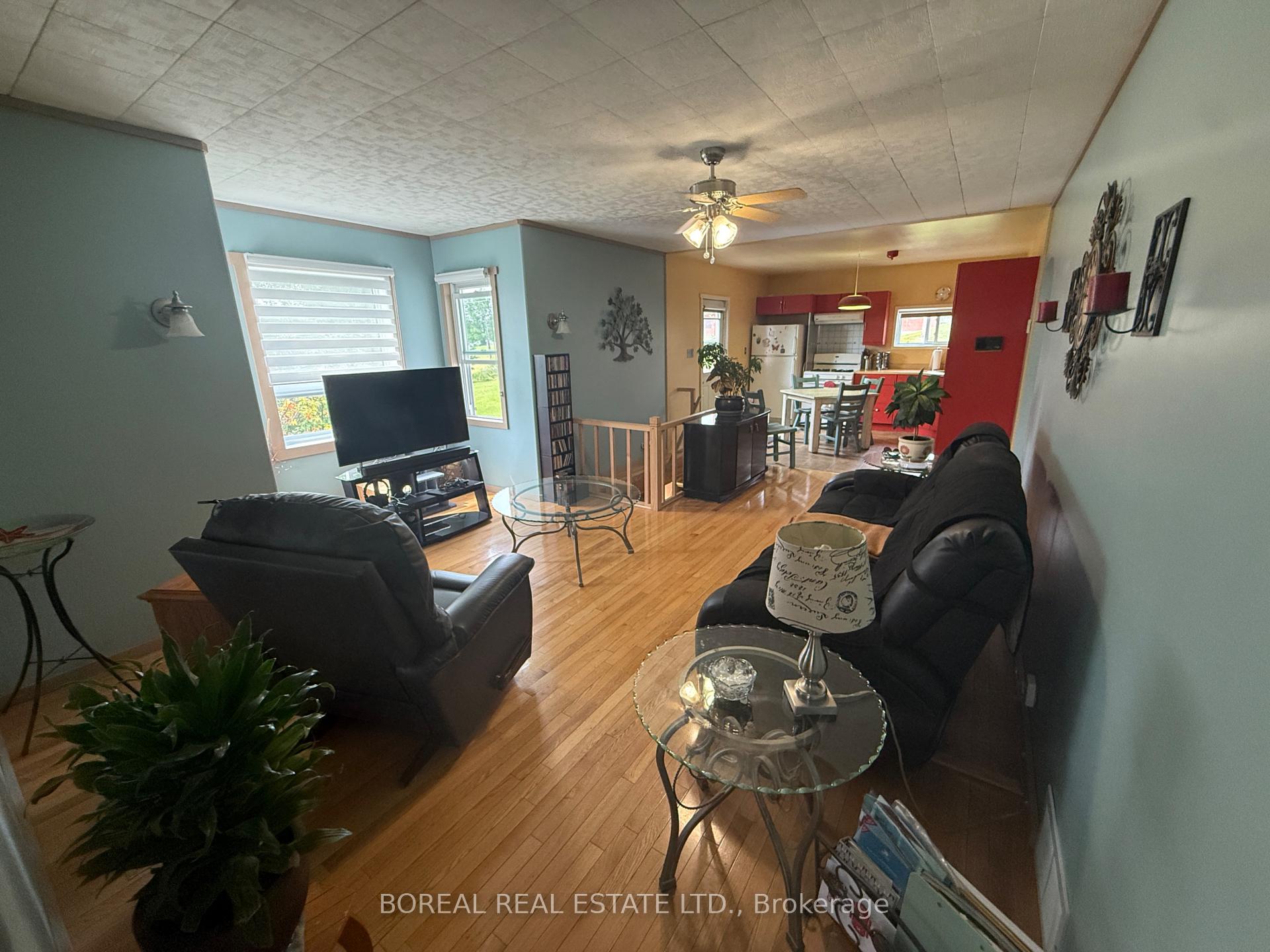 Photo 16 of 357 Fifth Avenue, Cochrane — HOMEH