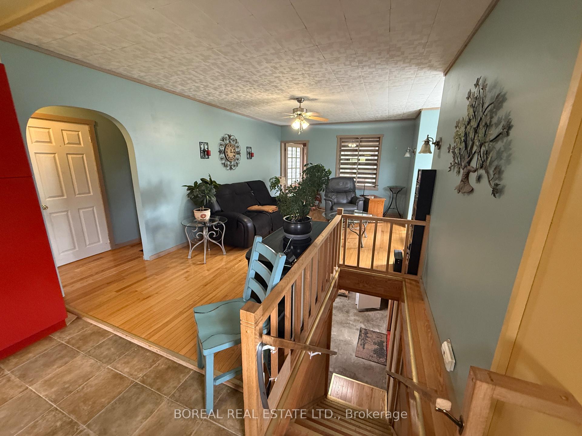 Photo 27 of 357 Fifth Avenue, Cochrane — HOMEH