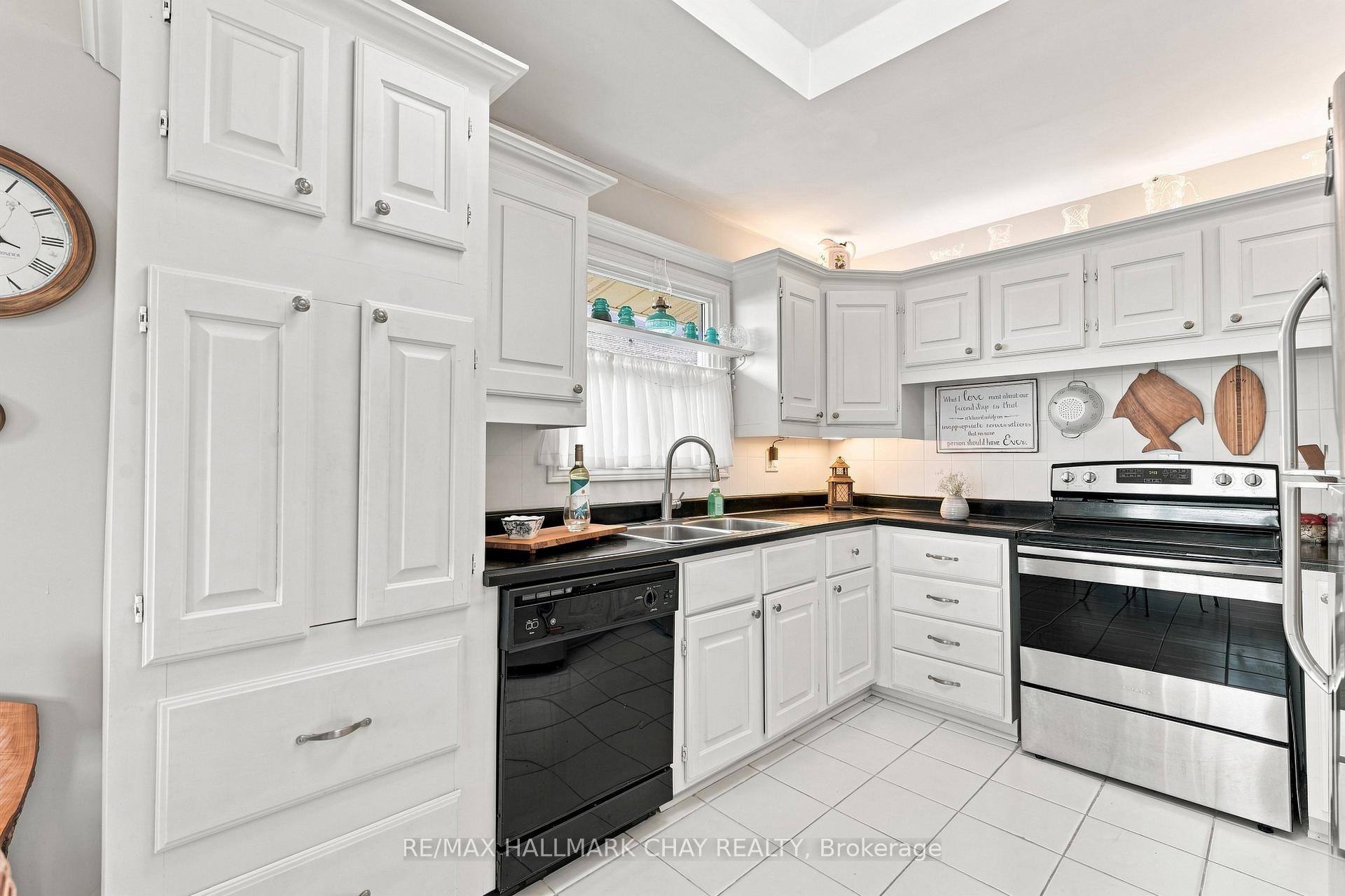 Photo 16 of 1064 Wisker Avenue, Innisfil, Rural Innisfil — HOMEH