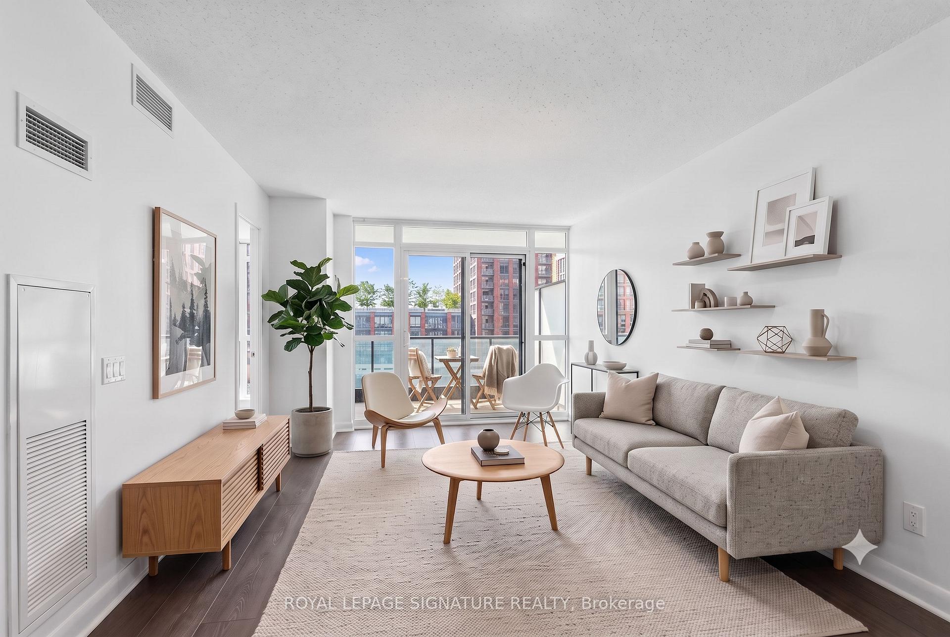 Front of Unit 630, 525 Wilson Avenue