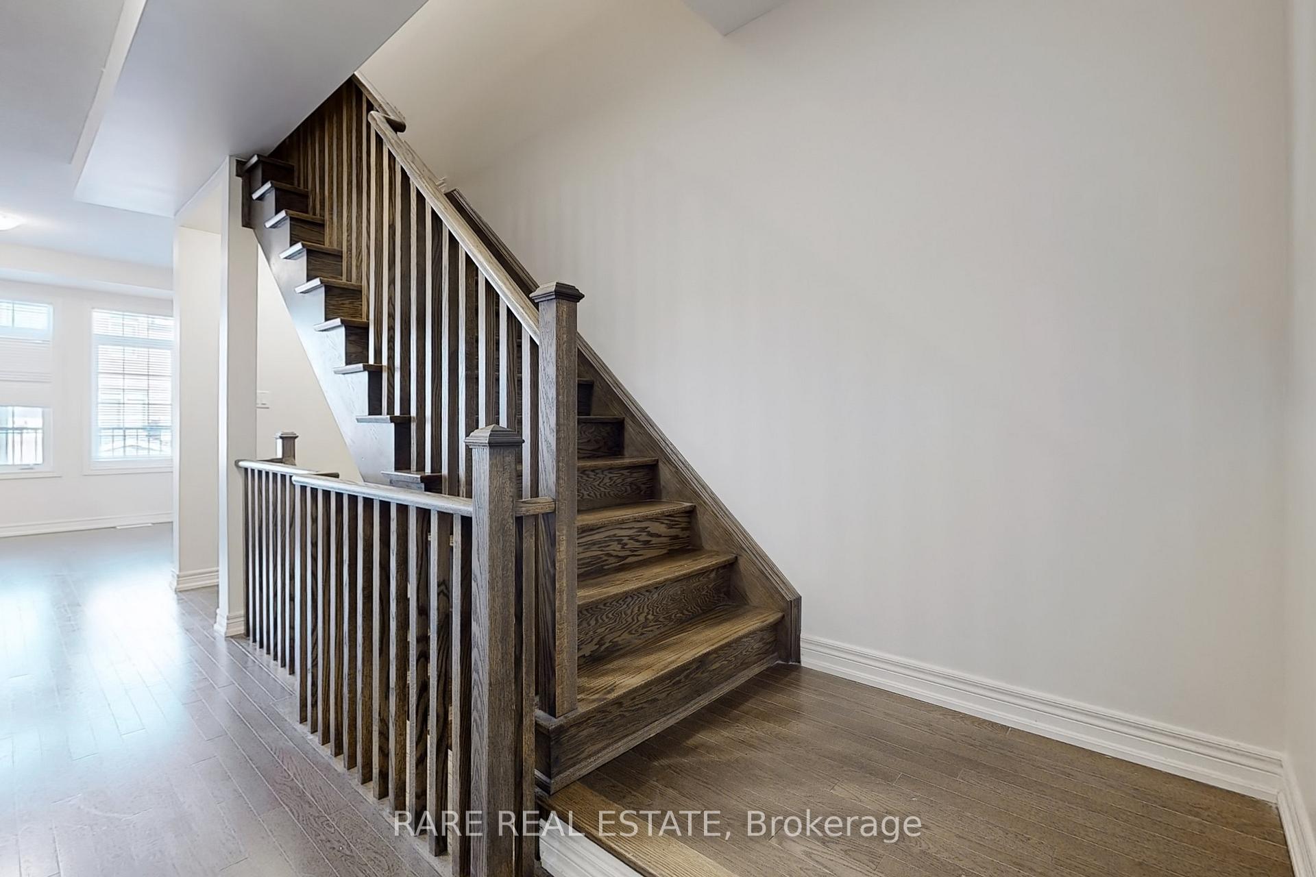 Photo 18 of 87 Fruitvale Circle, Brampton, Northwest Brampton — HOMEH