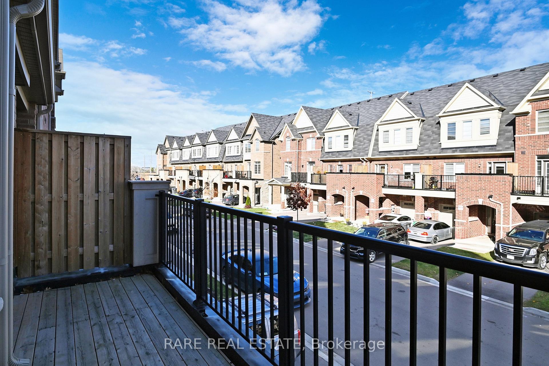 Photo 36 of 87 Fruitvale Circle, Brampton, Northwest Brampton — HOMEH