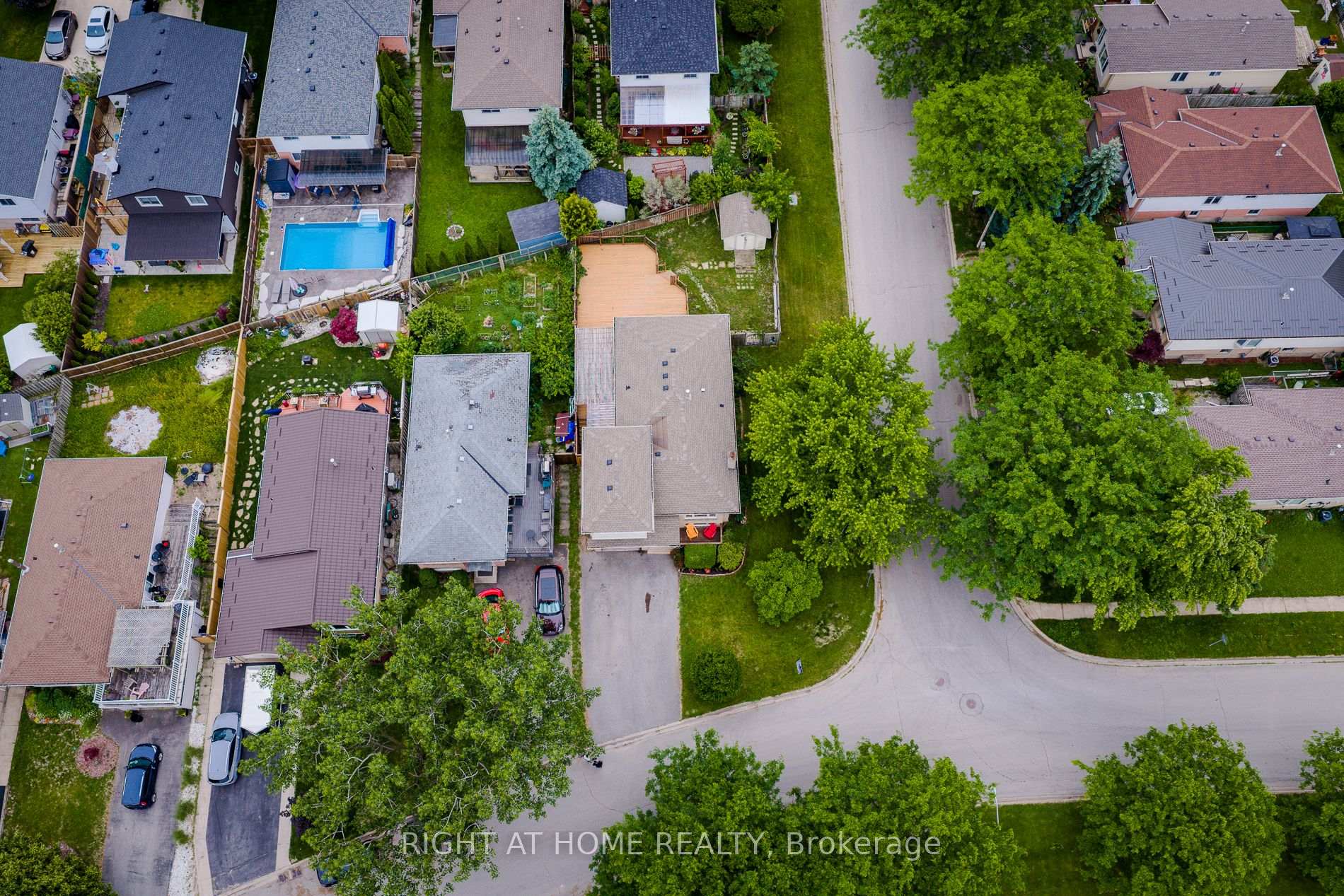 Photo 3 of 62 Hazel Street, St. Catharines, Burleigh Hill — HOMEH