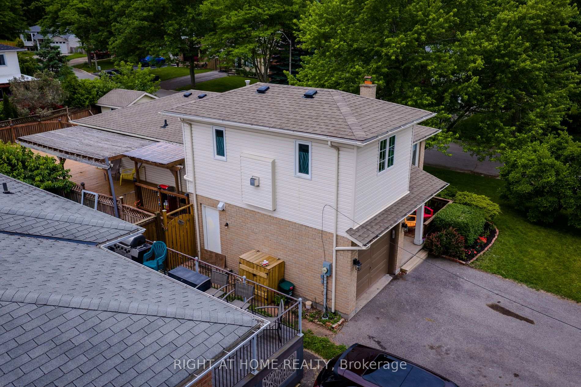 Photo 5 of 62 Hazel Street, St. Catharines, Burleigh Hill — HOMEH