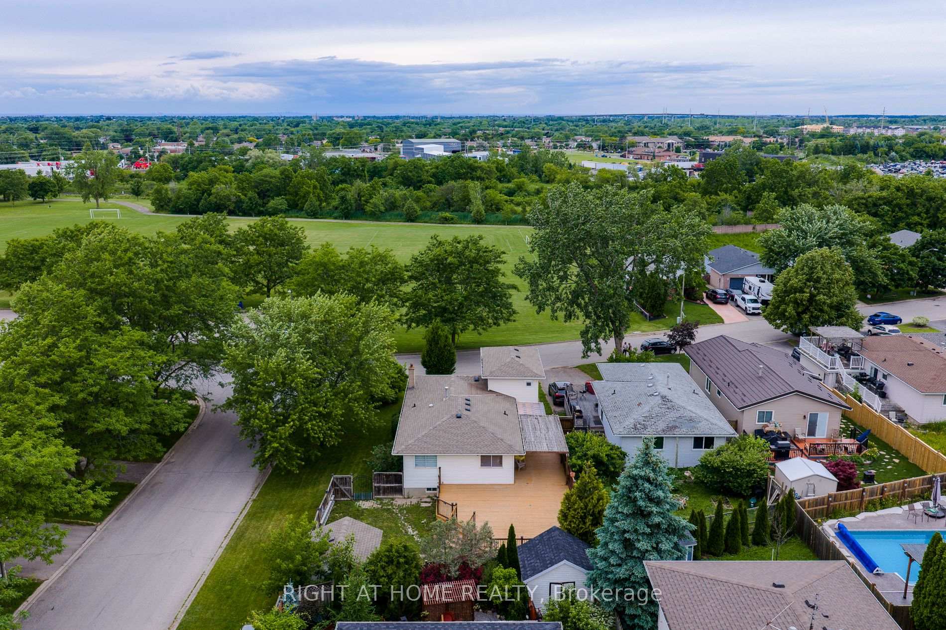 Photo 10 of 62 Hazel Street, St. Catharines, Burleigh Hill — HOMEH