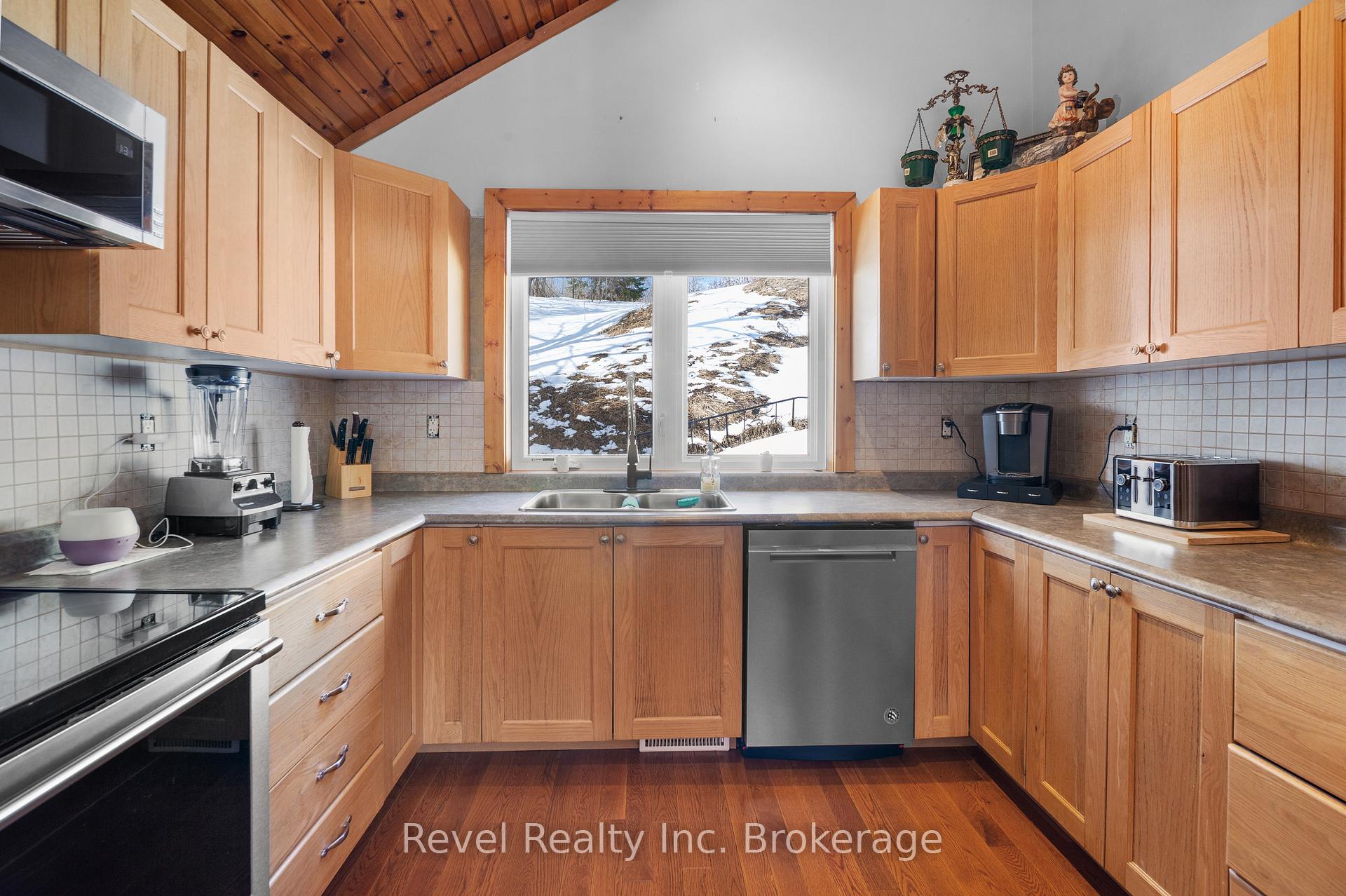 Photo 6 of 2242 Highway 124, Whitestone, Dunchurch — HOMEH