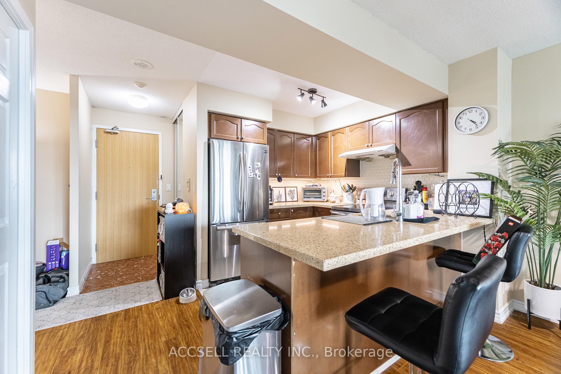Photo 8 of 68 Grangeway Avenue, Scarborough, Woburn — HOMEH