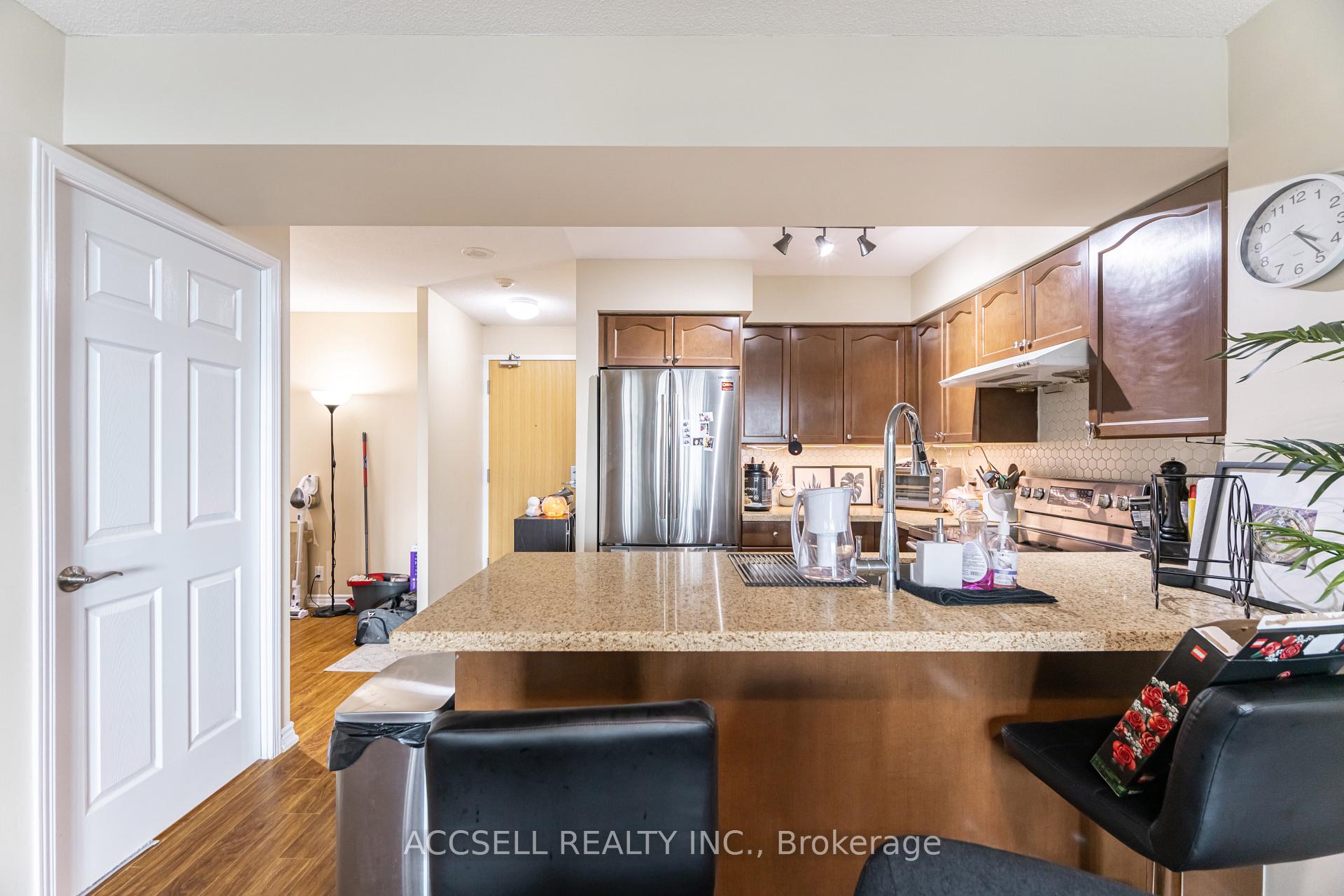 Photo 9 of 68 Grangeway Avenue, Scarborough, Woburn — HOMEH