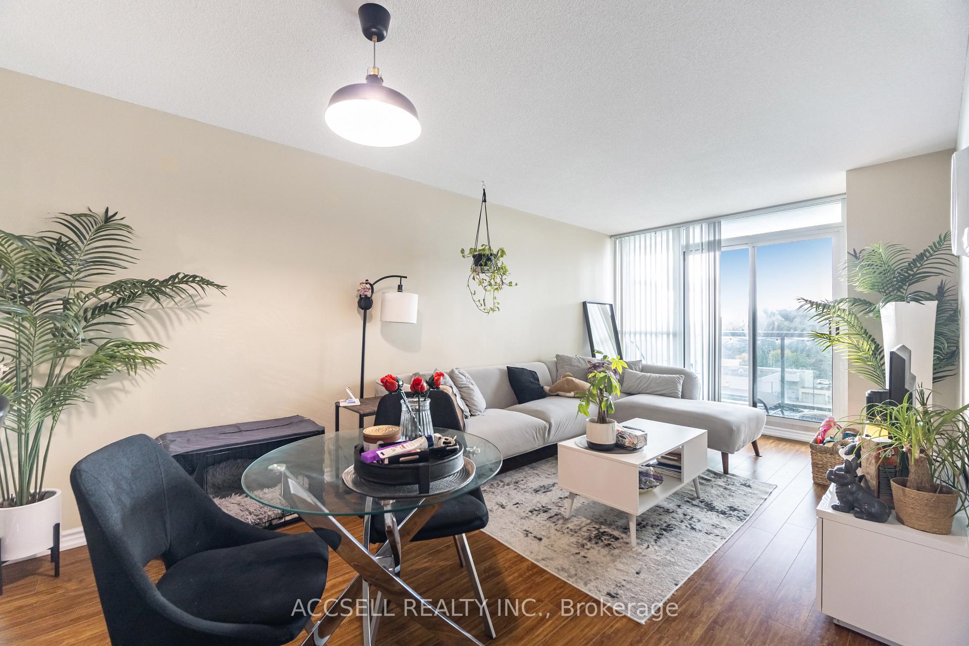 Photo 11 of 68 Grangeway Avenue, Scarborough, Woburn — HOMEH