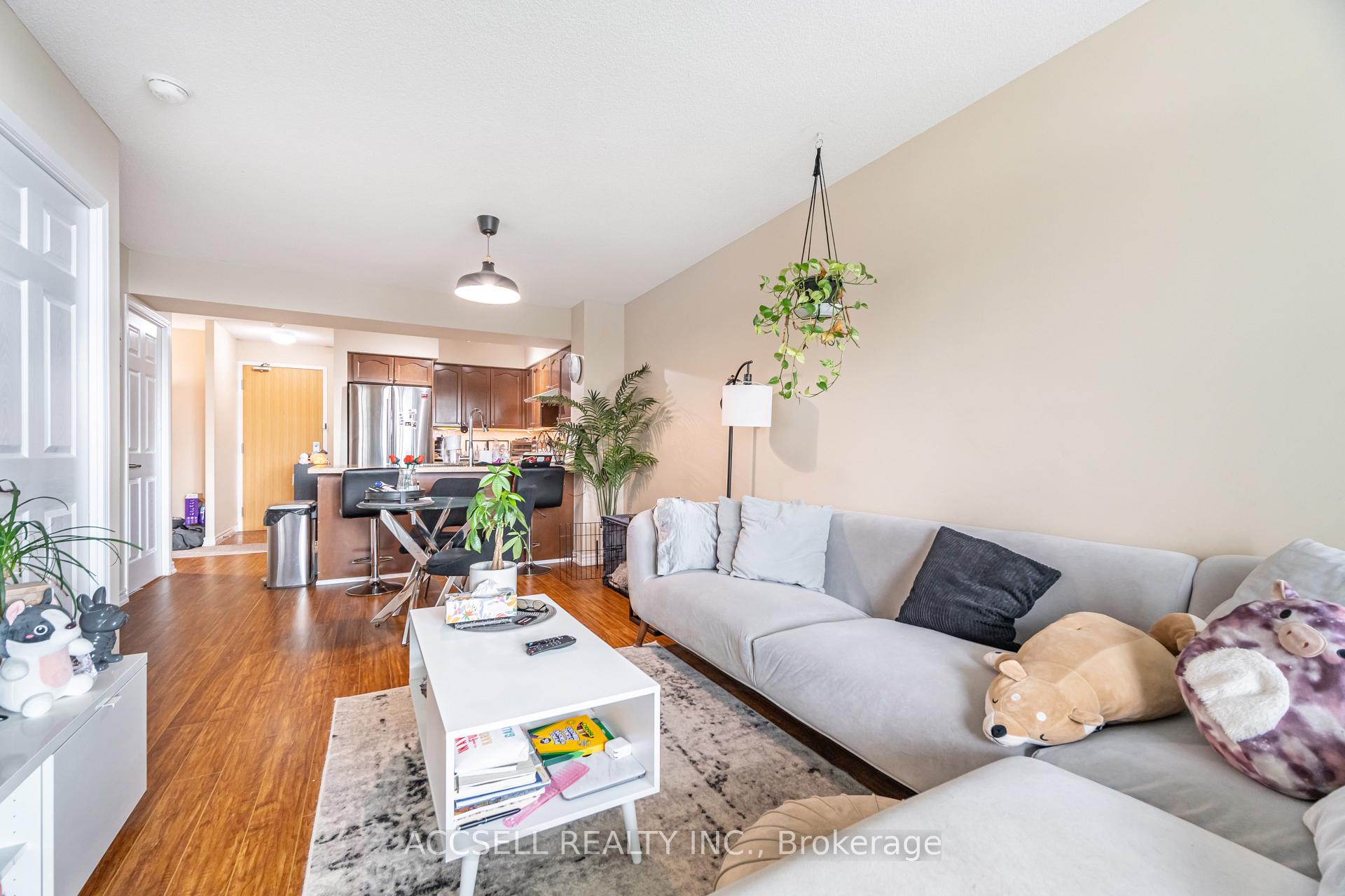 Photo 14 of 68 Grangeway Avenue, Scarborough, Woburn — HOMEH