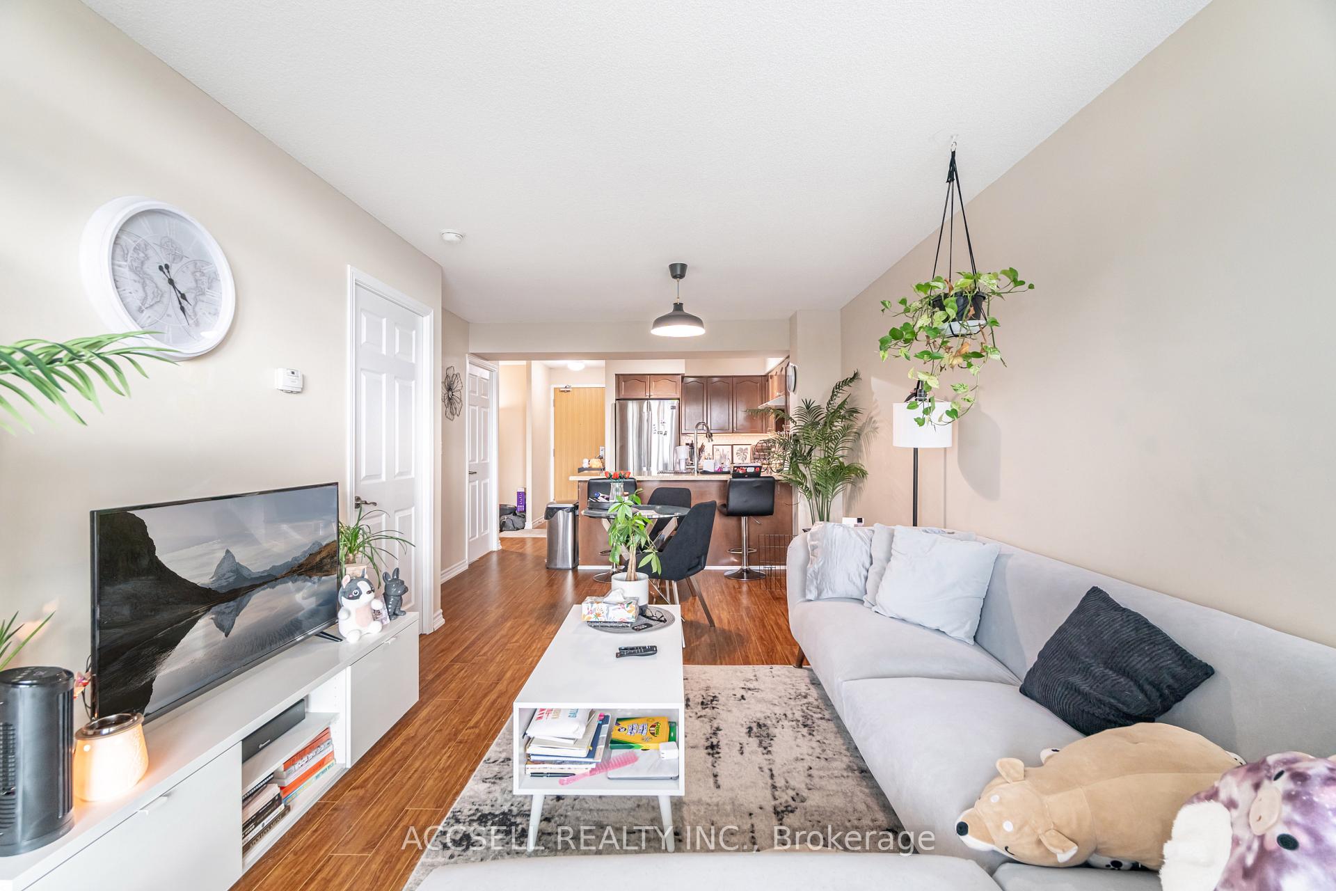 Photo 15 of 68 Grangeway Avenue, Scarborough, Woburn — HOMEH