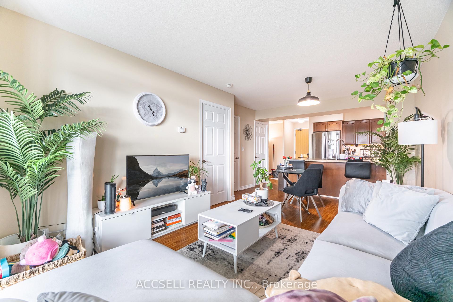 Photo 16 of 68 Grangeway Avenue, Scarborough, Woburn — HOMEH