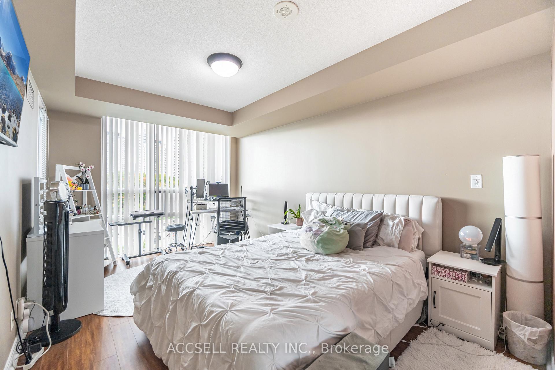 Photo 17 of 68 Grangeway Avenue, Scarborough, Woburn — HOMEH