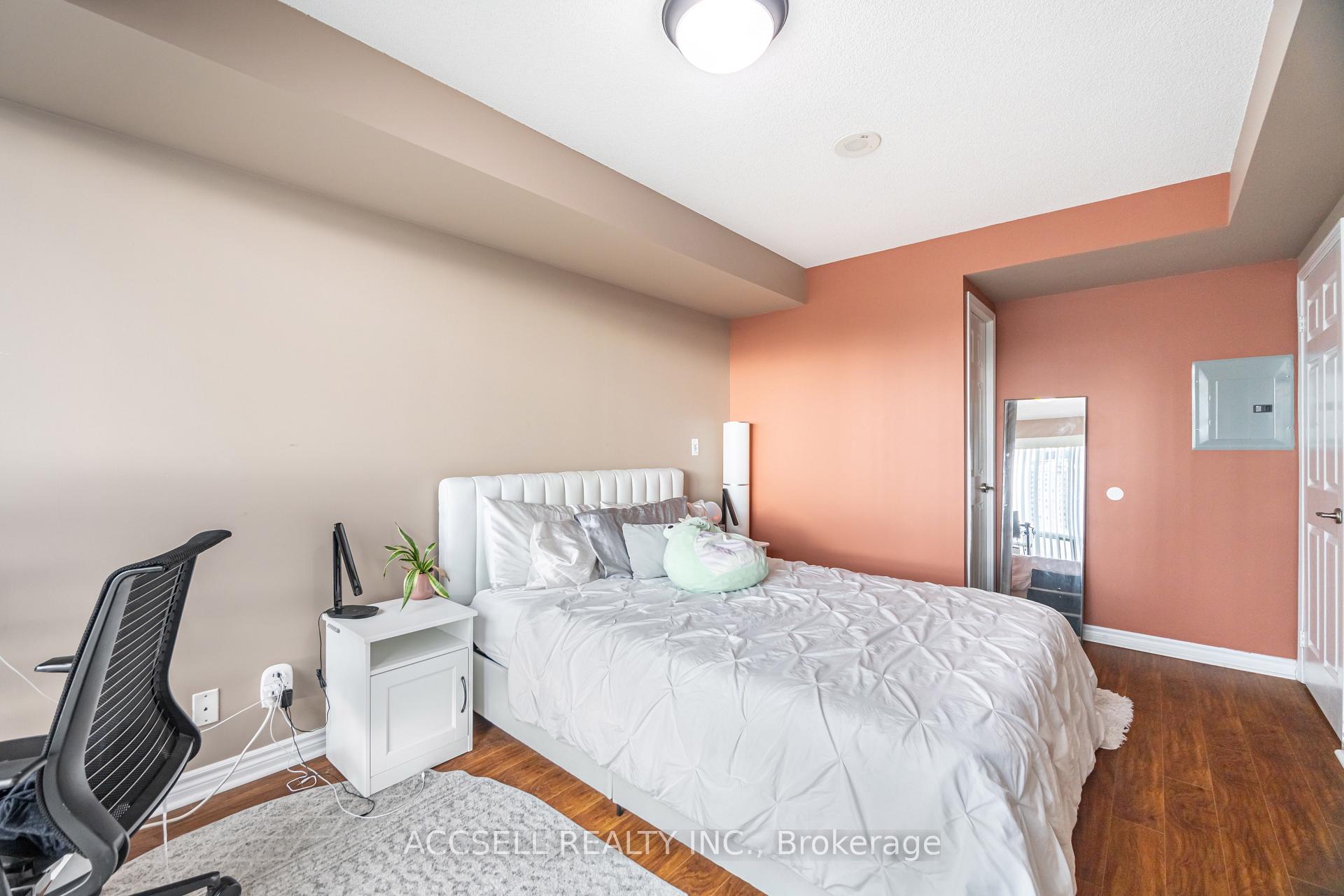Photo 18 of 68 Grangeway Avenue, Scarborough, Woburn — HOMEH