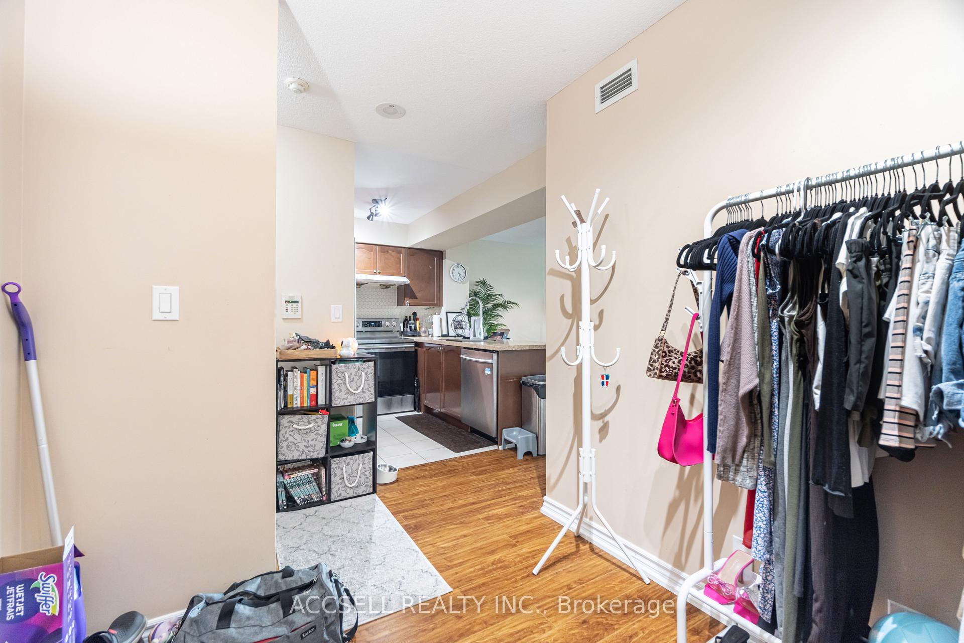 Photo 21 of 68 Grangeway Avenue, Scarborough, Woburn — HOMEH