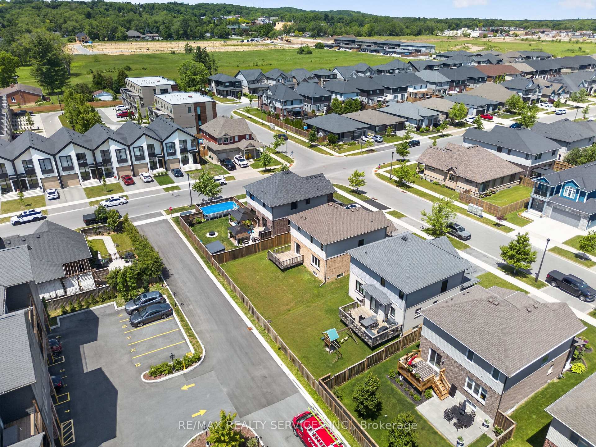 Photo 3 of 4 Bergenstein Crescent, Pelham, Fonthill — HOMEH