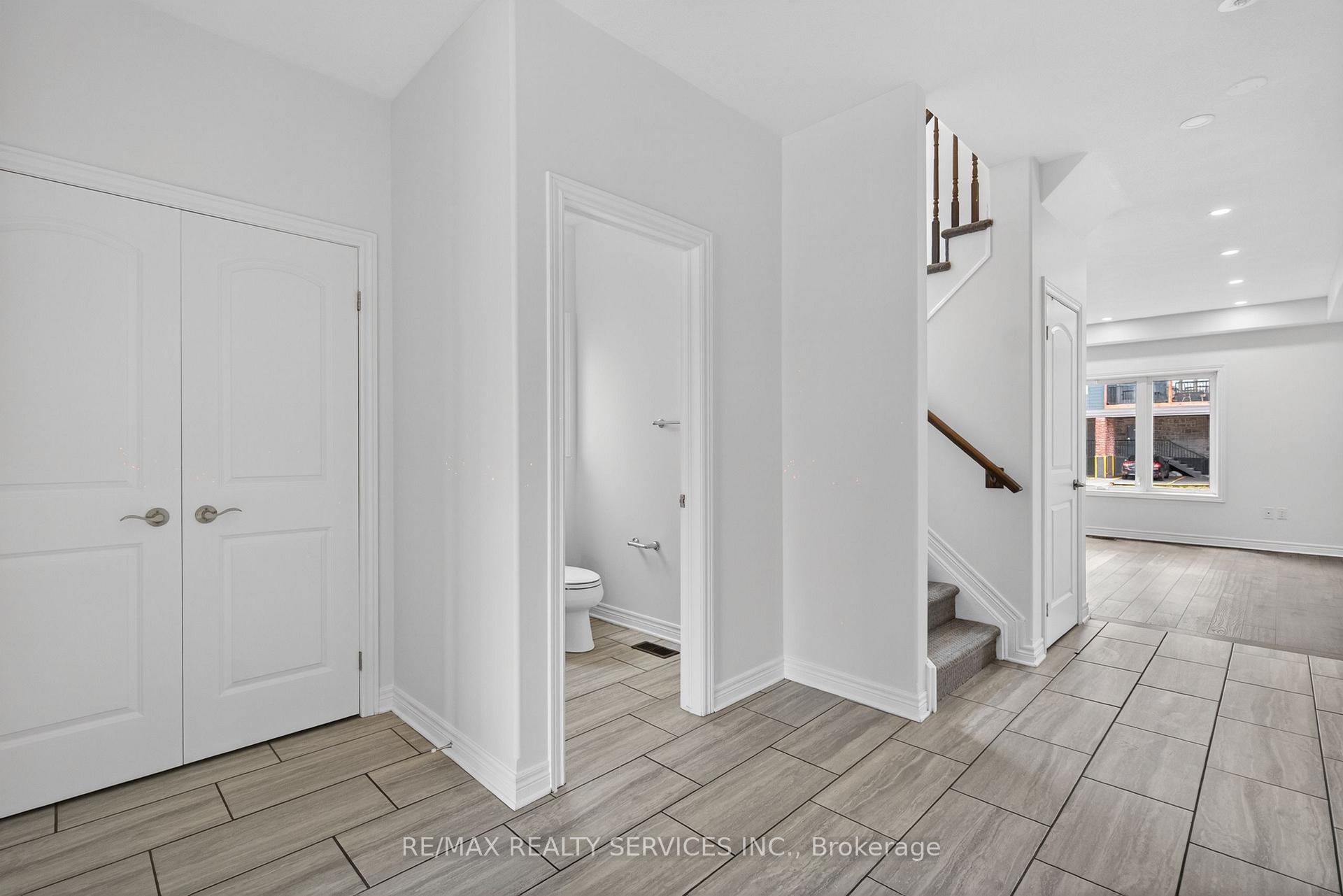 Photo 6 of 4 Bergenstein Crescent, Pelham, Fonthill — HOMEH