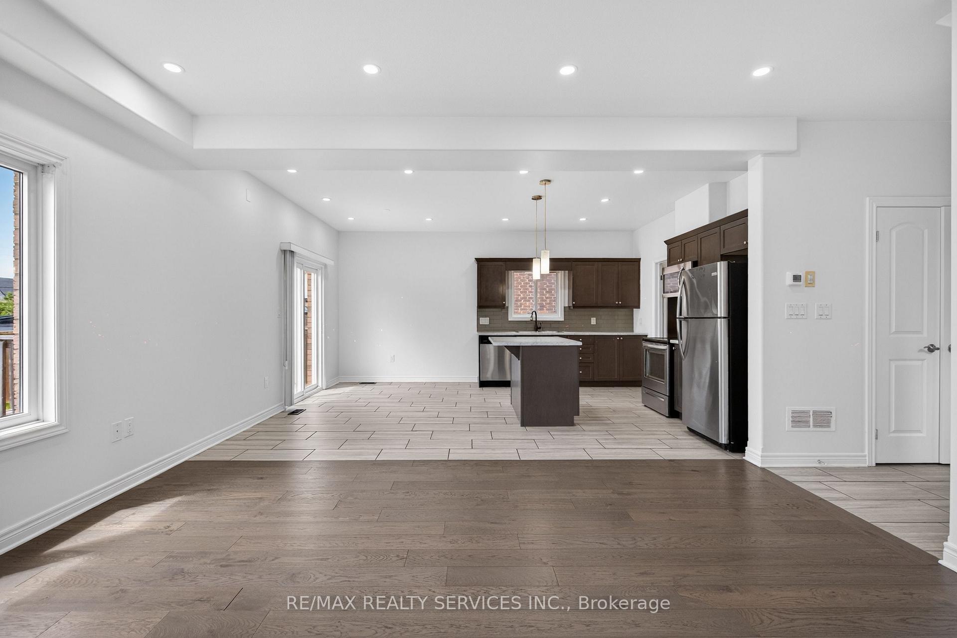 Photo 11 of 4 Bergenstein Crescent, Pelham, Fonthill — HOMEH