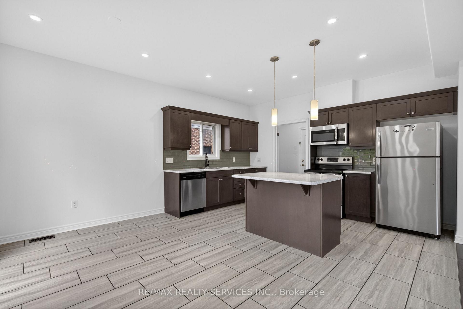 Photo 13 of 4 Bergenstein Crescent, Pelham, Fonthill — HOMEH