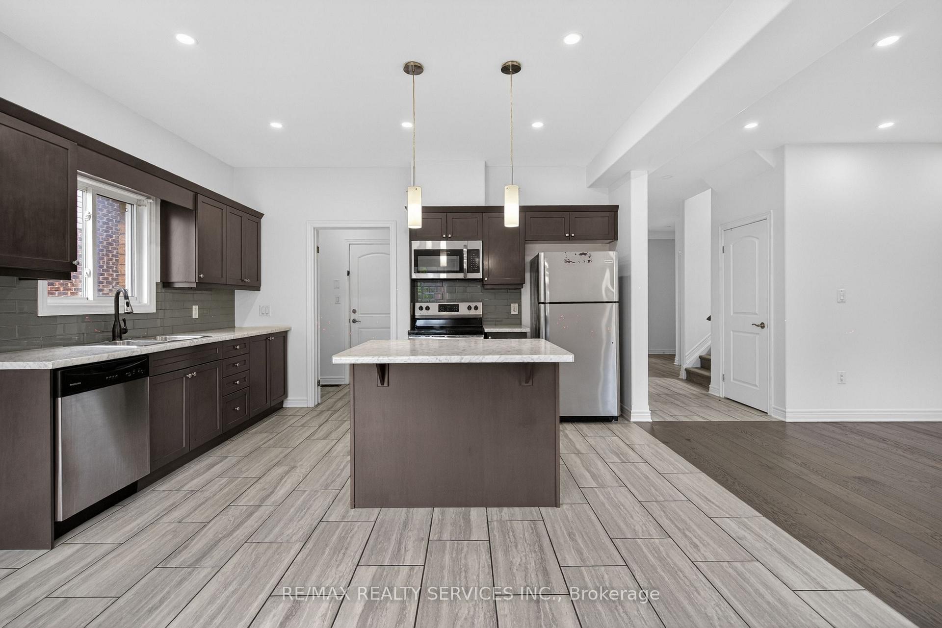 Photo 15 of 4 Bergenstein Crescent, Pelham, Fonthill — HOMEH