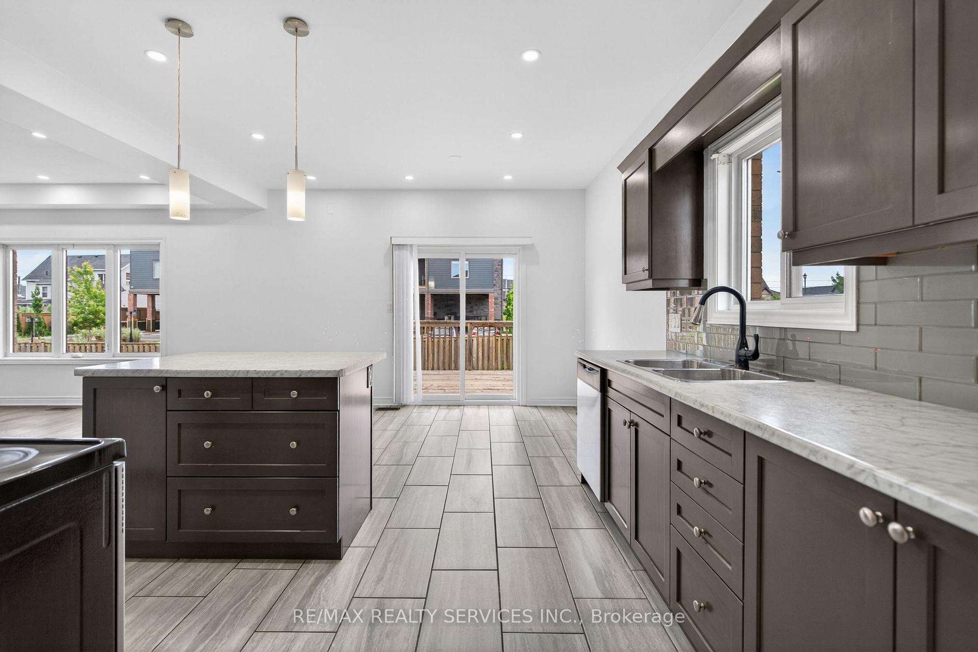 Photo 16 of 4 Bergenstein Crescent, Pelham, Fonthill — HOMEH