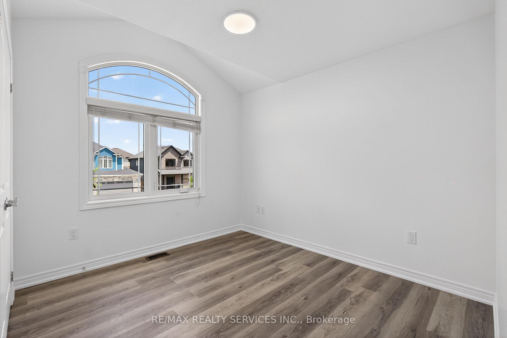 Photo 26 of 4 Bergenstein Crescent, Pelham, Fonthill — HOMEH