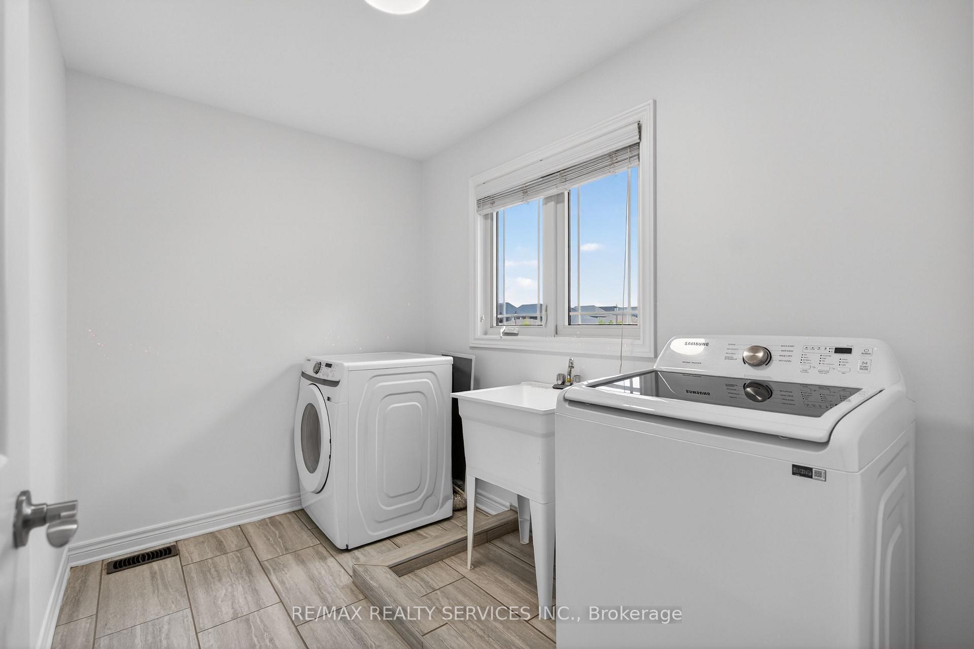 Photo 32 of 4 Bergenstein Crescent, Pelham, Fonthill — HOMEH
