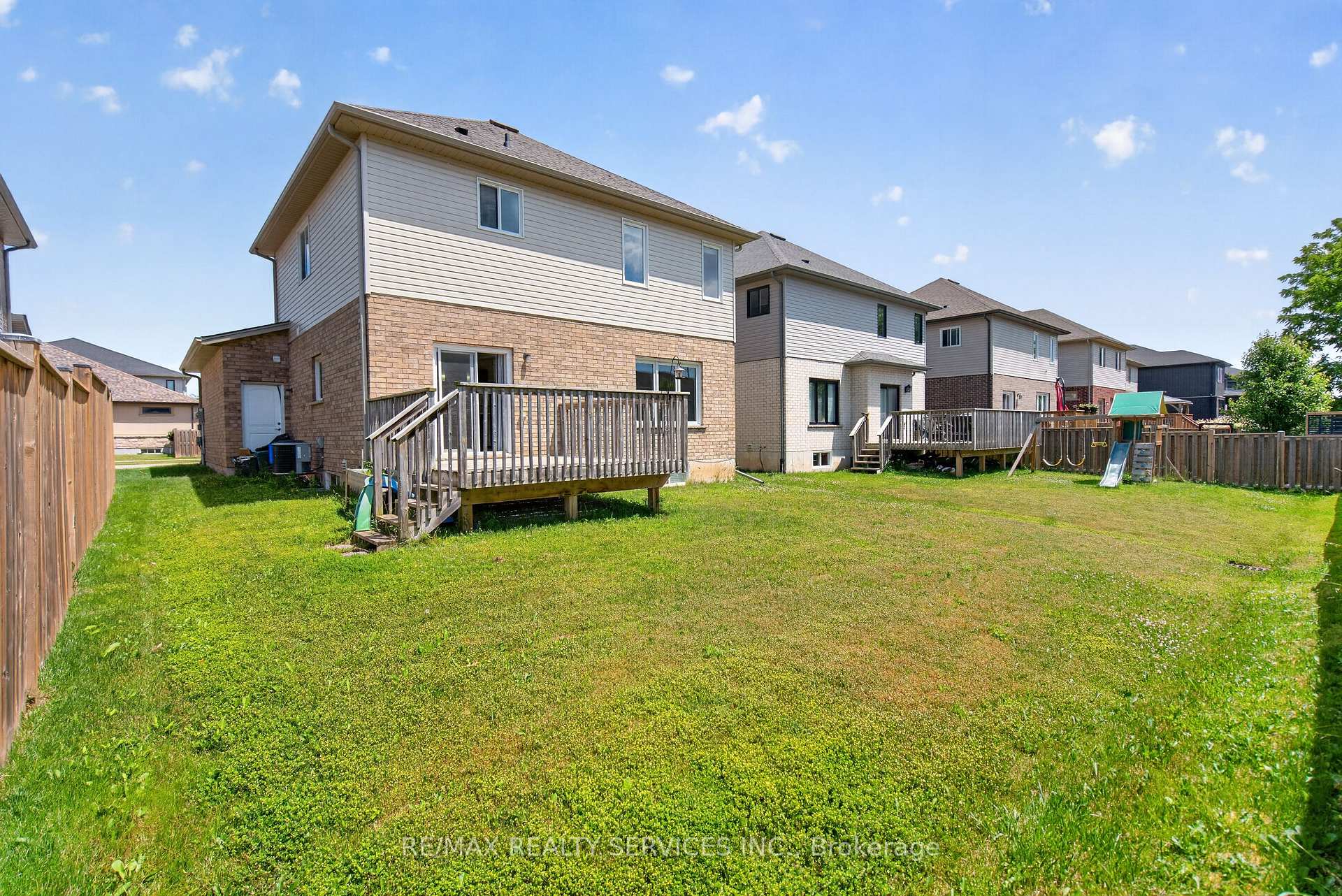 Photo 37 of 4 Bergenstein Crescent, Pelham, Fonthill — HOMEH