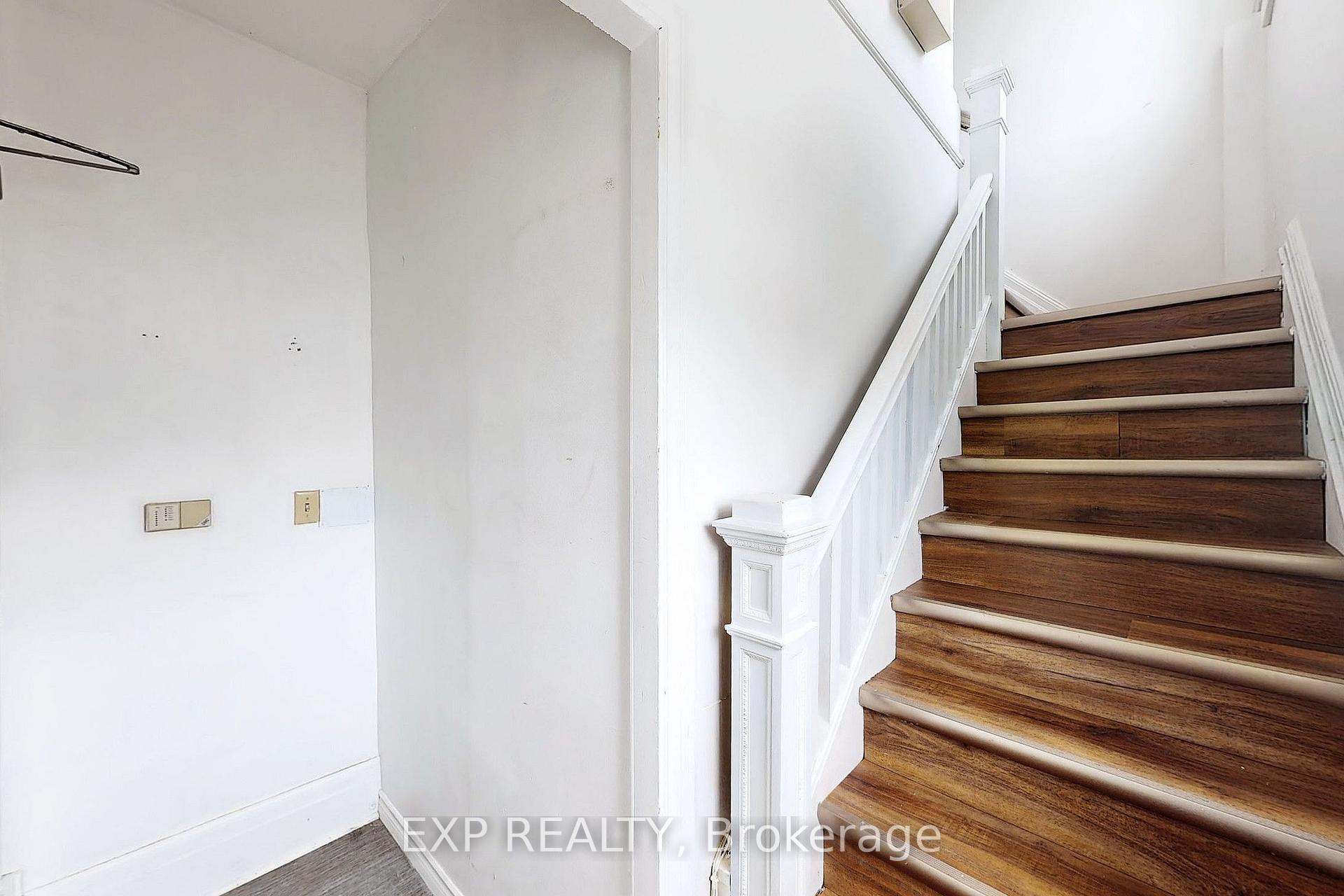 Photo 4 of 15 Colborne Street E, Oshawa, O'Neill — HOMEH