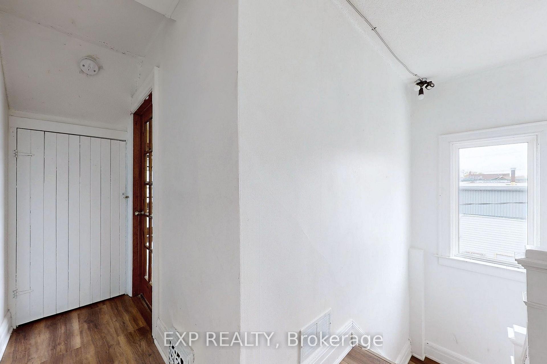 Photo 5 of 15 Colborne Street E, Oshawa, O'Neill — HOMEH