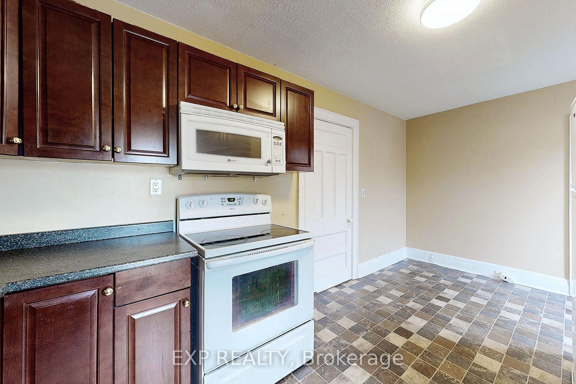 Photo 12 of 15 Colborne Street E, Oshawa, O'Neill — HOMEH
