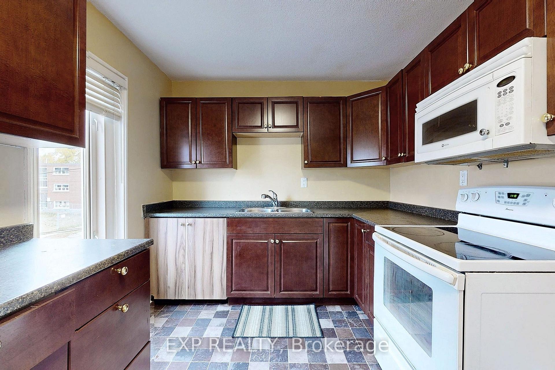 Photo 14 of 15 Colborne Street E, Oshawa, O'Neill — HOMEH