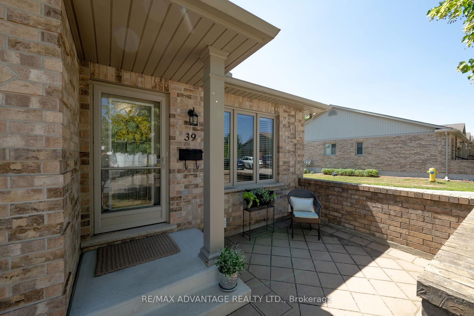 Photo 4 of Unit 39, 620 Thistlewood Drive, London, North C — HOMEH