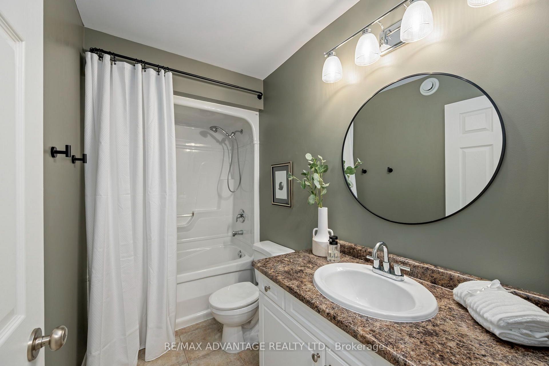 Photo 13 of Unit 39, 620 Thistlewood Drive, London, North C — HOMEH