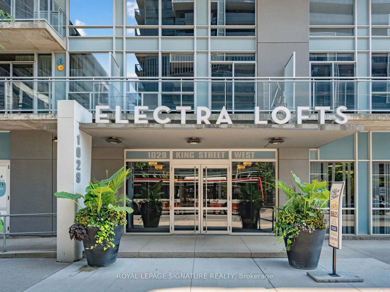 Front of Unit 438, 1029 King Street W