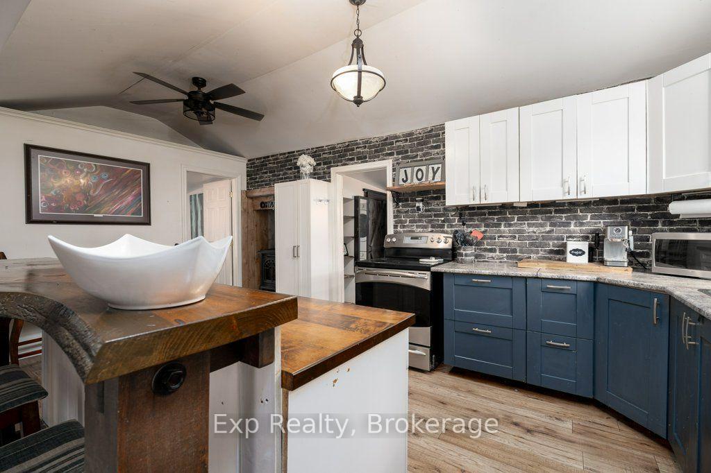 Photo 18 of 2822 Shannon Road, Tyendinaga, Tyendinaga Township — HOMEH