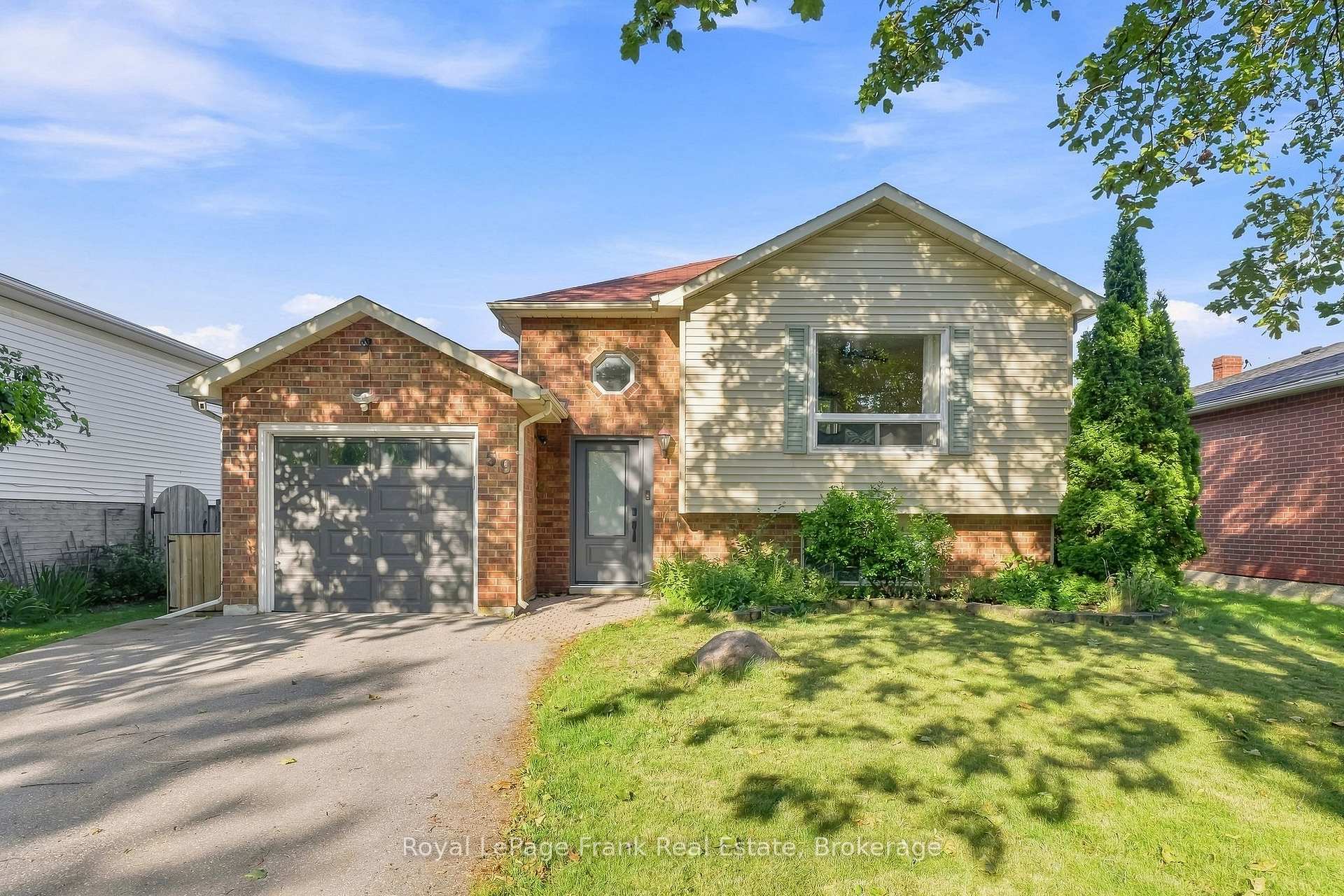 Photo 1 of 59 Centerfield Drive, Clarington, Courtice — HOMEH