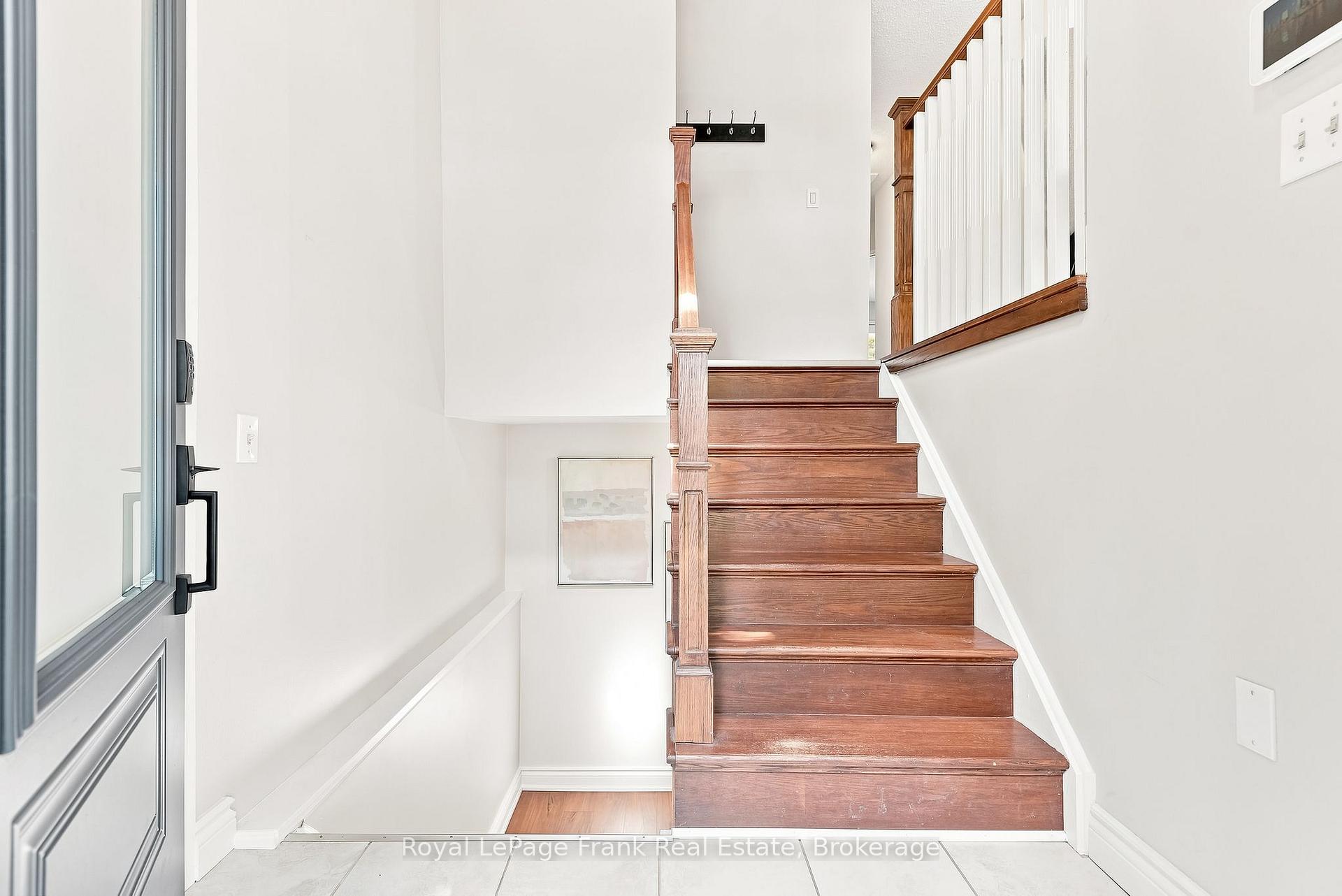 Photo 5 of 59 Centerfield Drive, Clarington, Courtice — HOMEH