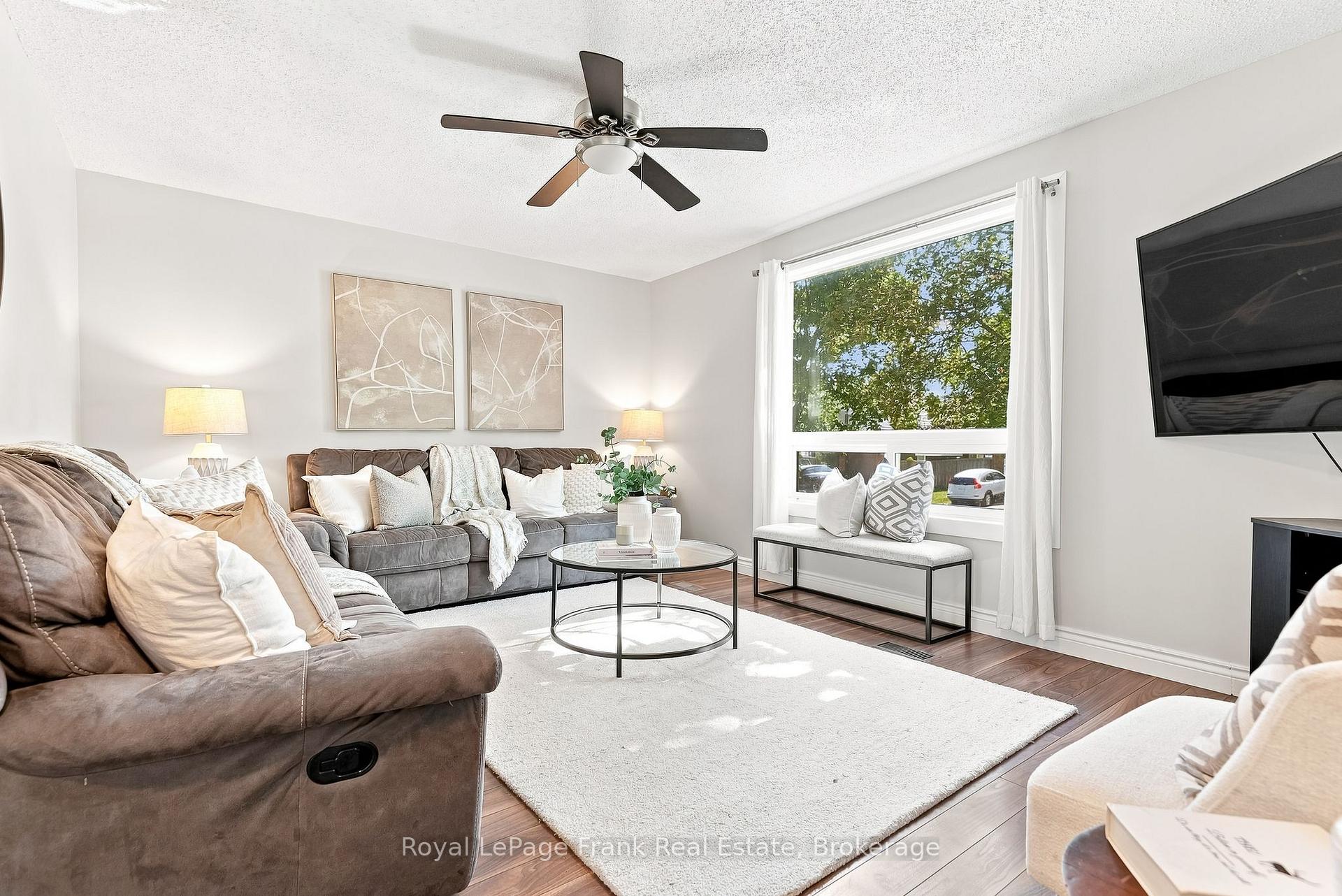 Photo 10 of 59 Centerfield Drive, Clarington, Courtice — HOMEH
