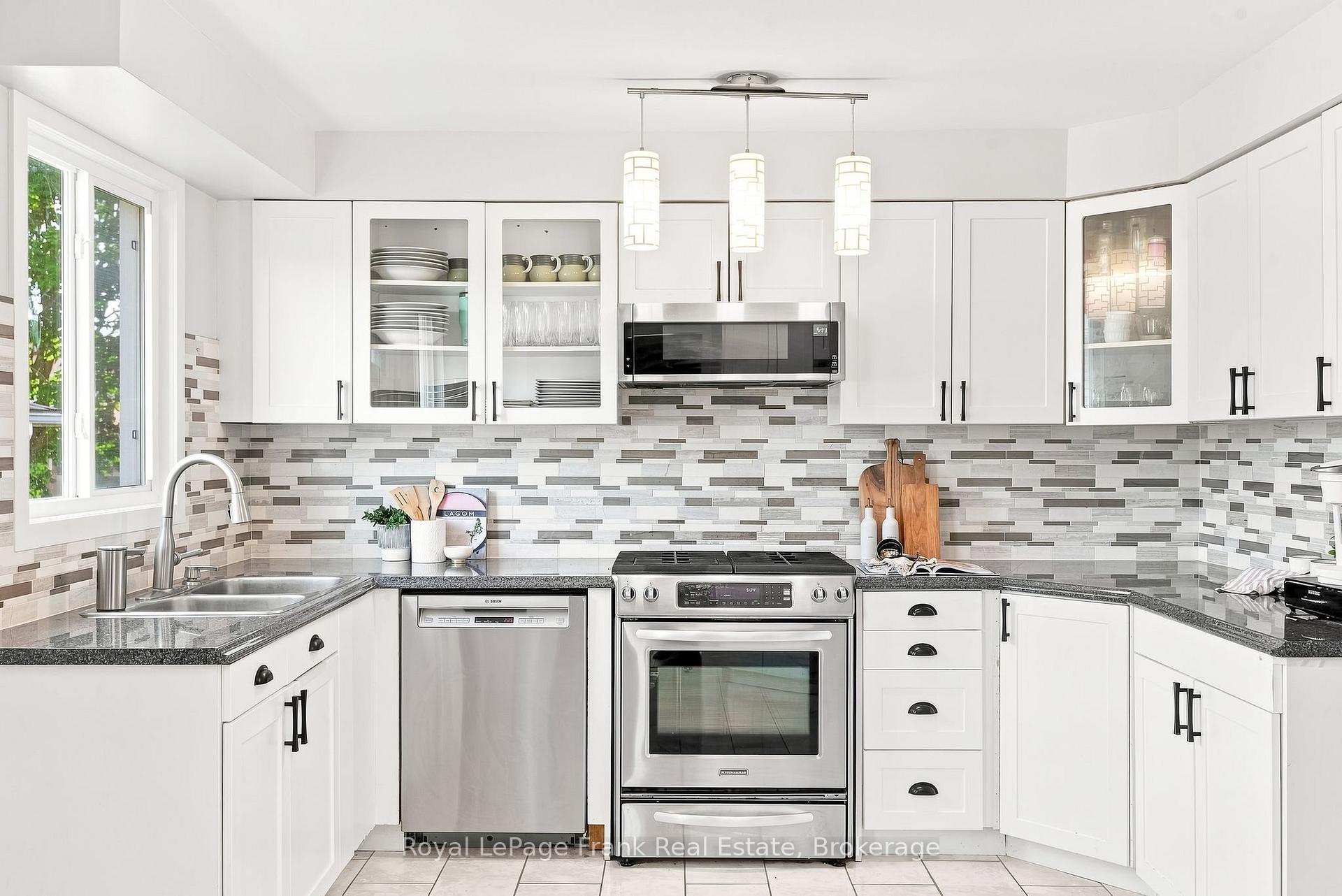 Photo 13 of 59 Centerfield Drive, Clarington, Courtice — HOMEH