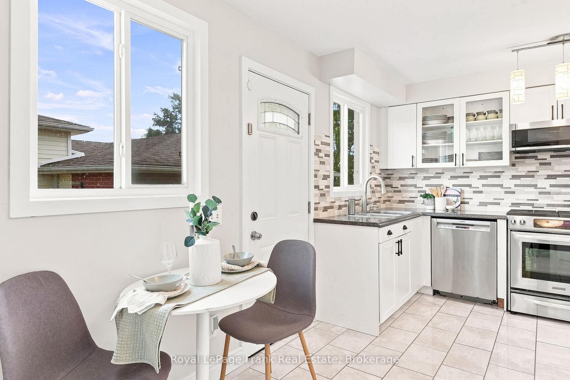 Photo 14 of 59 Centerfield Drive, Clarington, Courtice — HOMEH
