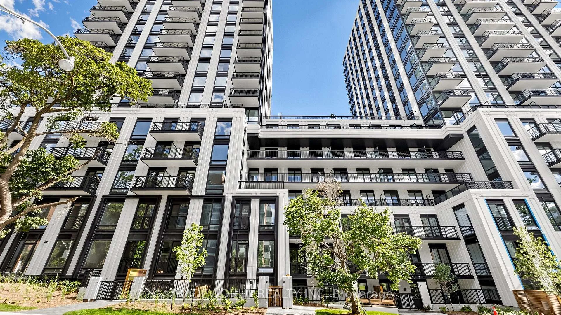 Photo 3 of Unit 707, 91 Montclair Avenue, Toronto, Forest Hill South — HOMEH