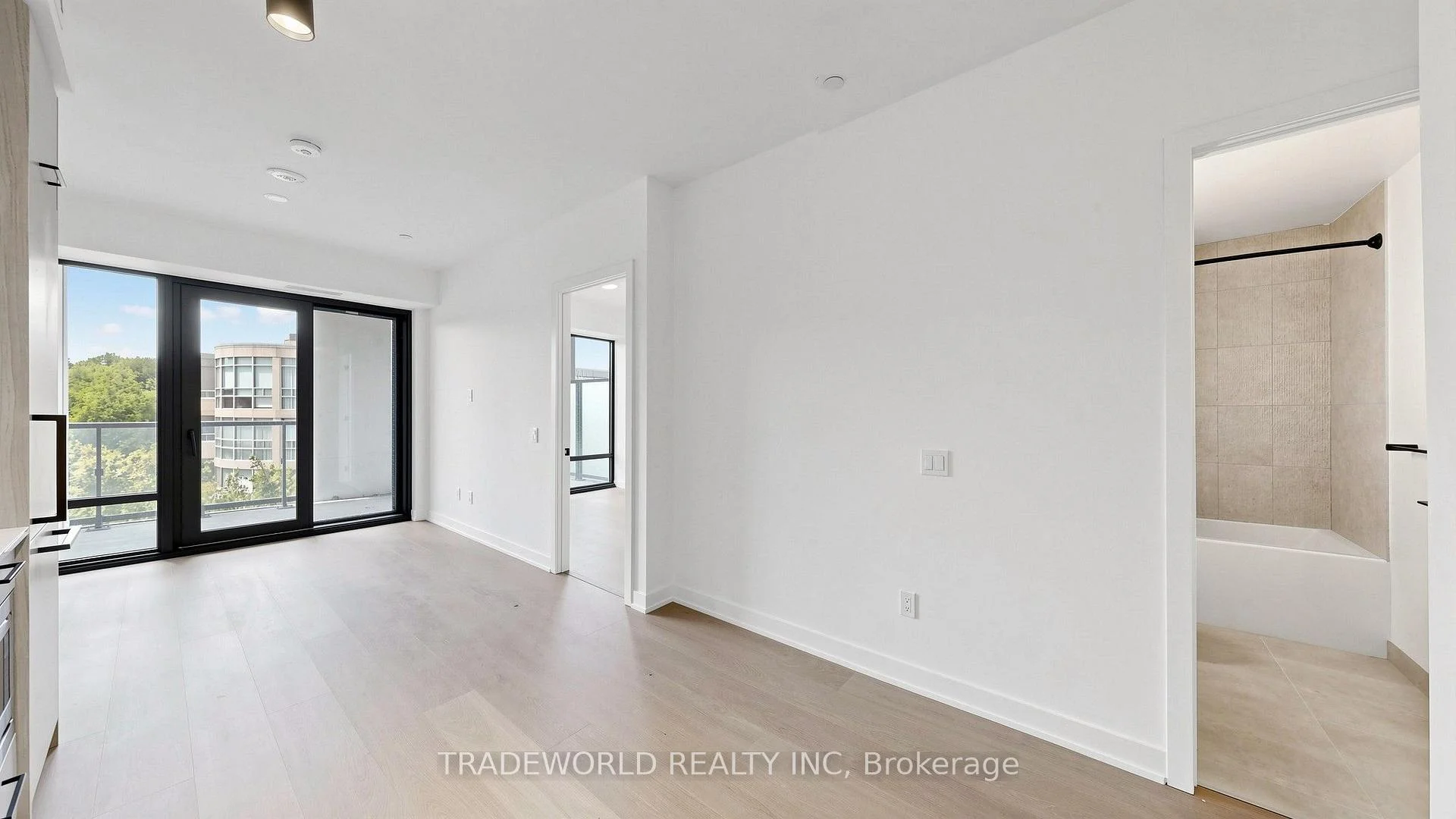 Photo 7 of Unit 707, 91 Montclair Avenue, Toronto, Forest Hill South — HOMEH