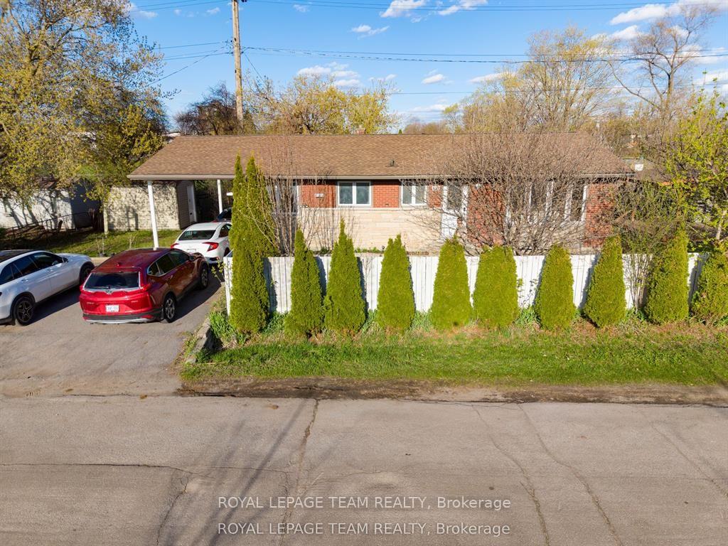 Photo 1 of Unit upper, 925 Moorvale Road, Ottawa, Overbrook/Castle Heights — HOMEH