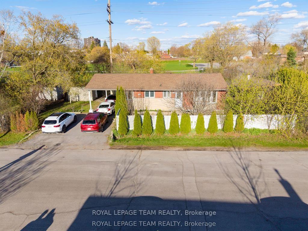 Photo 2 of Unit upper, 925 Moorvale Road, Ottawa, Overbrook/Castle Heights — HOMEH