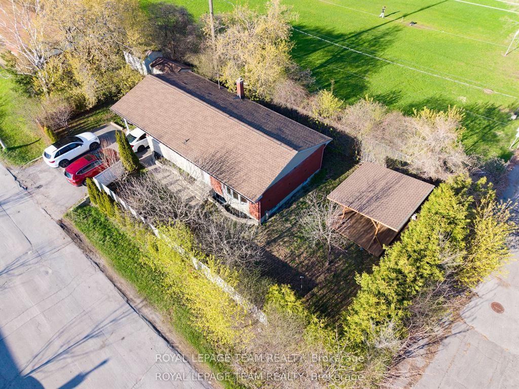 Photo 3 of Unit upper, 925 Moorvale Road, Ottawa, Overbrook/Castle Heights — HOMEH